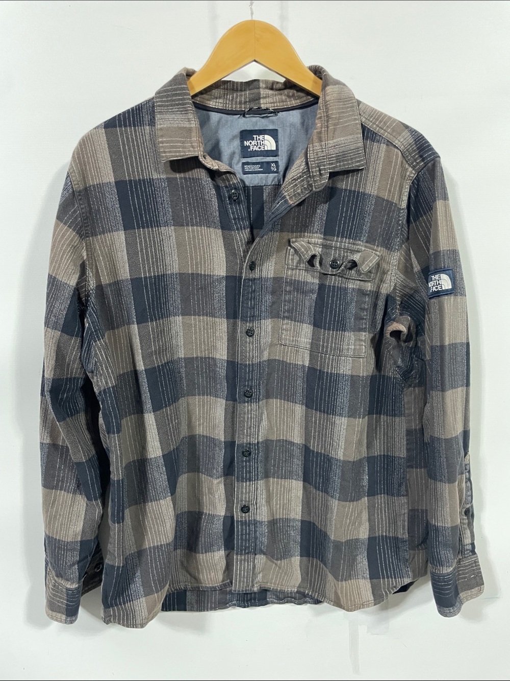 The North Face Men's Plaid Button-Down Shirt Jacket in Gray and Tan